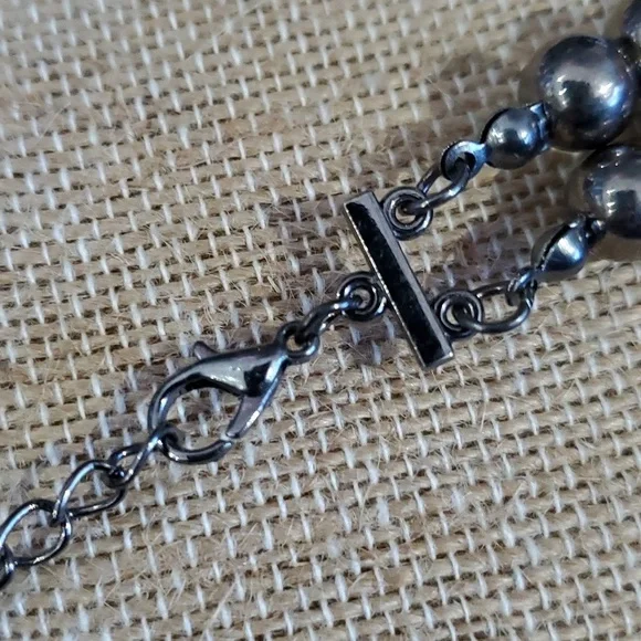 SILVER BEADED 17 INCH NECKLACE 2 STRINGS WITH EXTRA INCH DROP - Picture 3 of 3